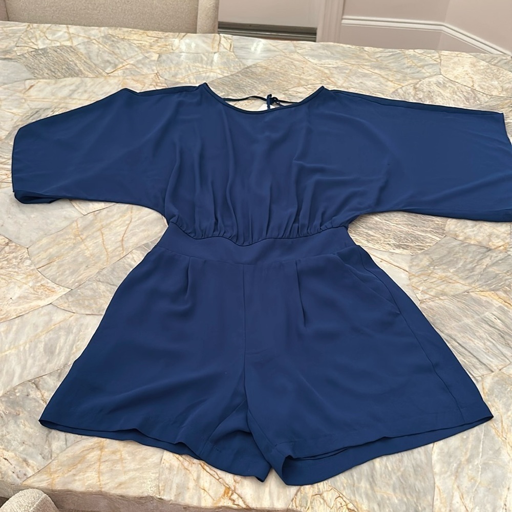 White House Black Market romper flowy sleeve draped back  tie NWT 
Size O